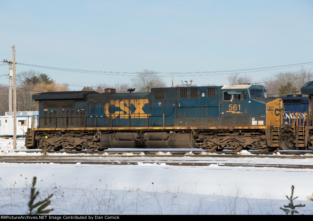 CSXT 561